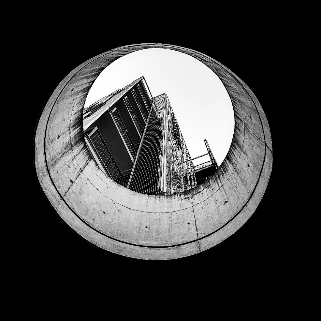 Anamorphic 3D Complexity: The Art of Impossible Perspective